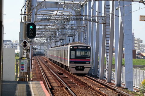 Amazon.com: ライフスタイルを形成した鉄道事業 (シリーズ情熱の